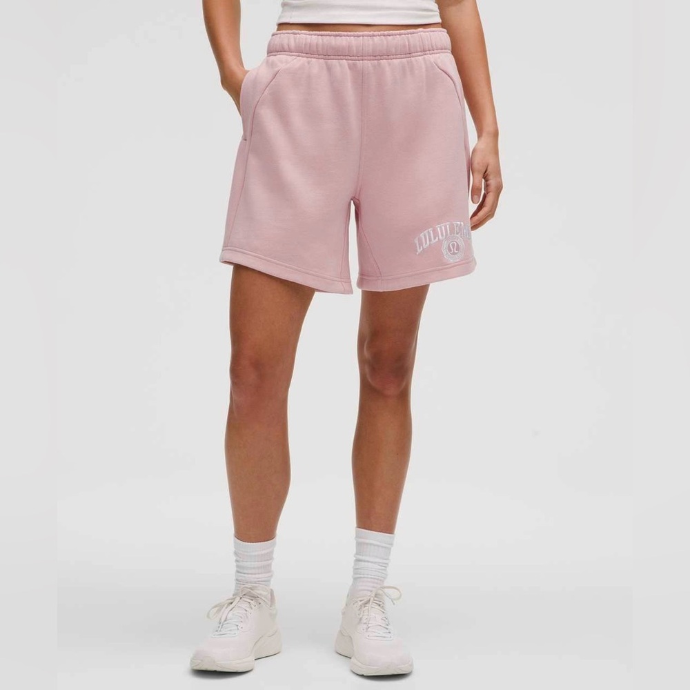 Lululemon NWT Scuba Mid-Rise Oversized Short 7" Graphic Pink Haze Size Large